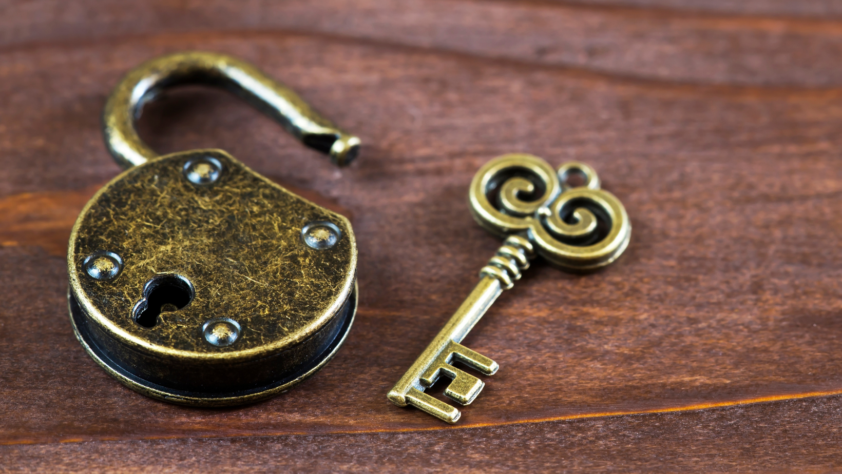 En bild på ett nyckel och ett lås